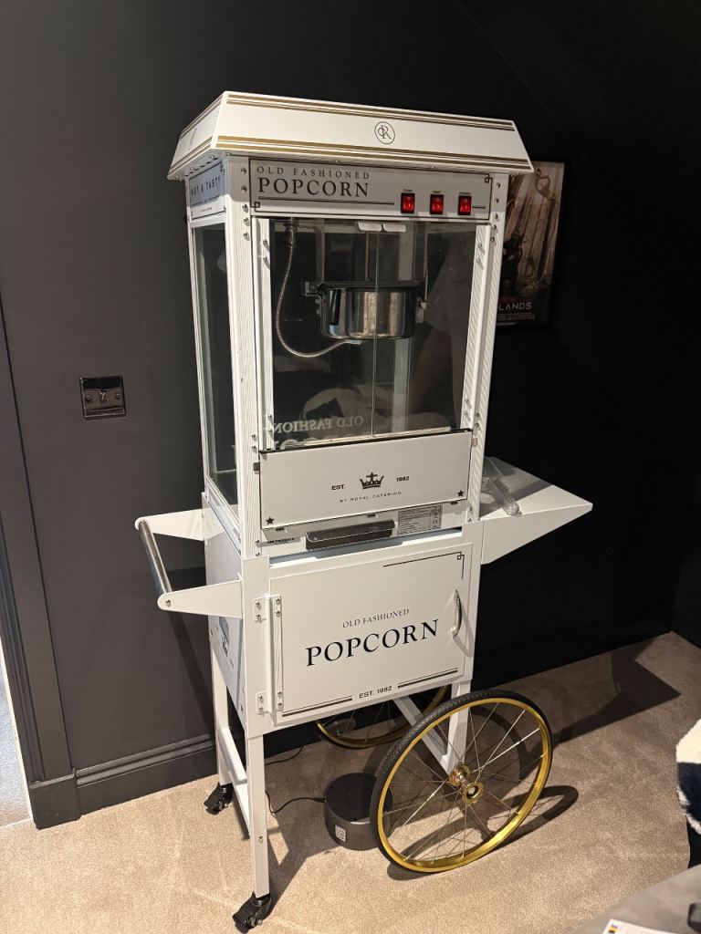 Royal catering popcorn machine 