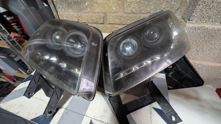 VW Transporter T5 Headlights 