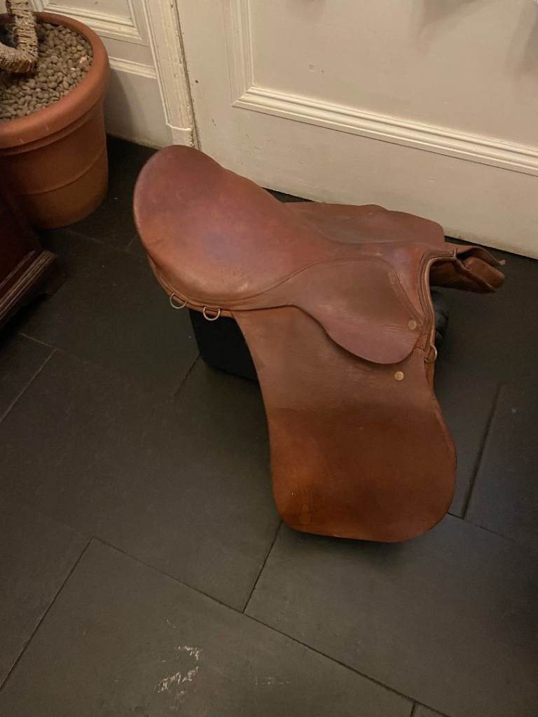 HORSE-PONY SADDLE