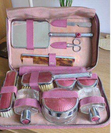 Lady's Art Deco Vanity Case