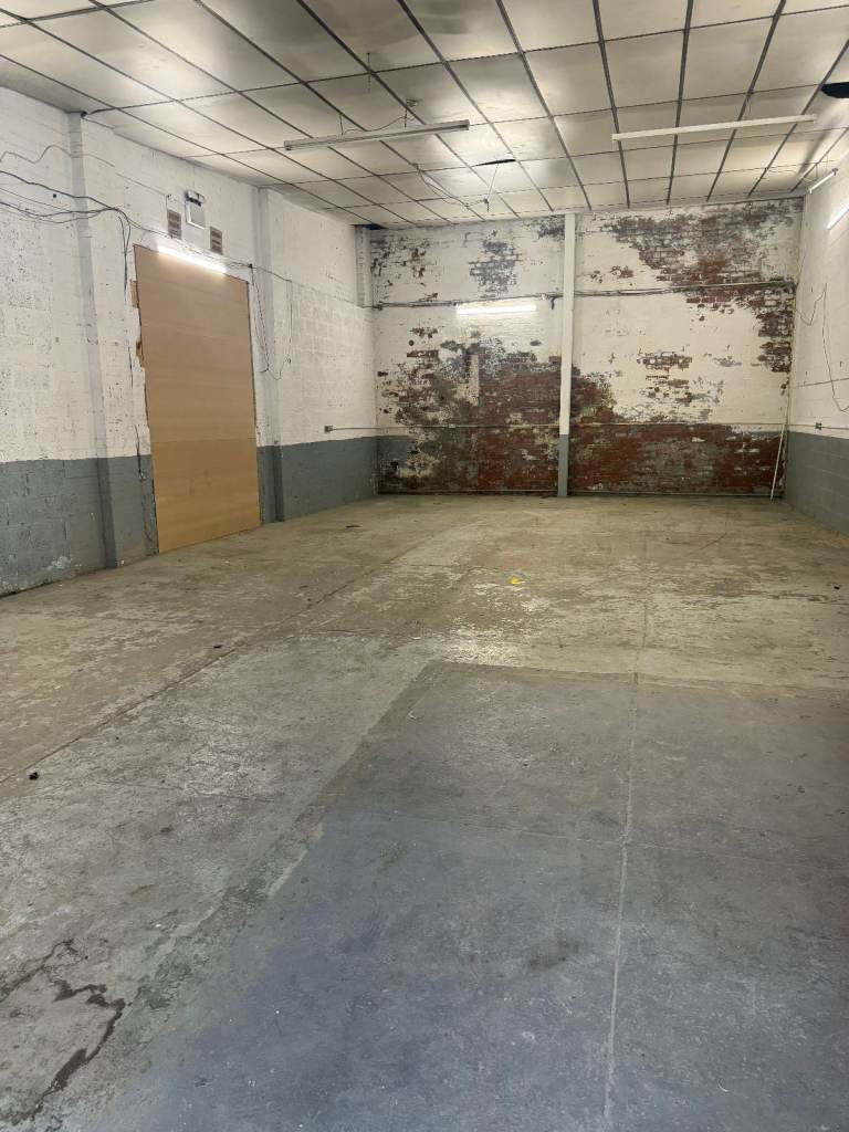 Commercial / Industrial / Warehouse Unit to let in LS12 Leeds 