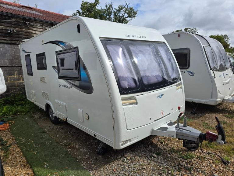 2017 Lunar Quasar 462 2 Berth End Washroom Caravan, Motor Mover