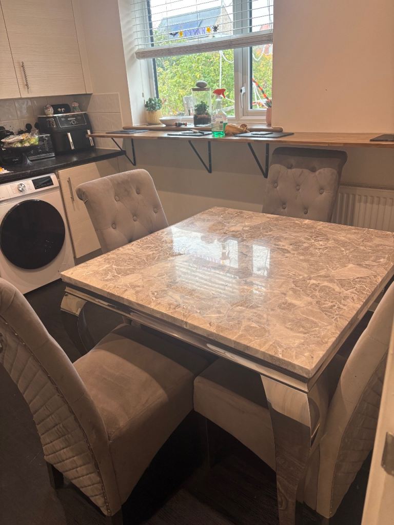 Dining table and chairs marble 