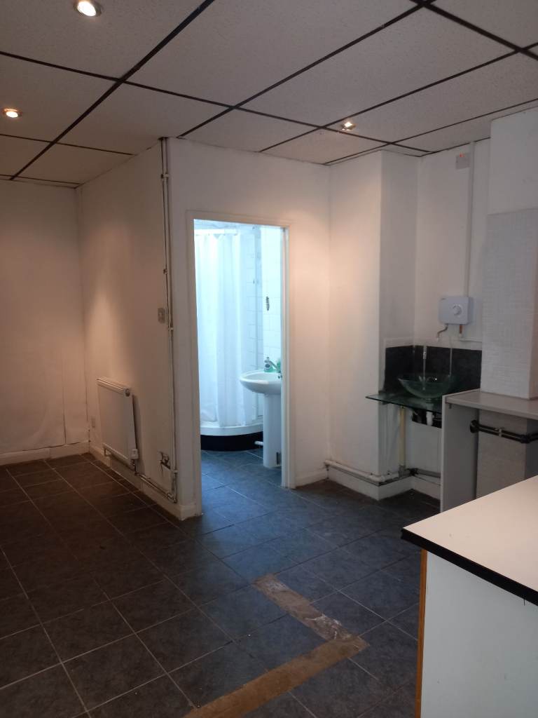 **LET BY** 2 BEDROOM TERRACED HOUSE** NORTH ROAD** ST6 2DN** DSS ACCEPTED** NO DEPOSIT**