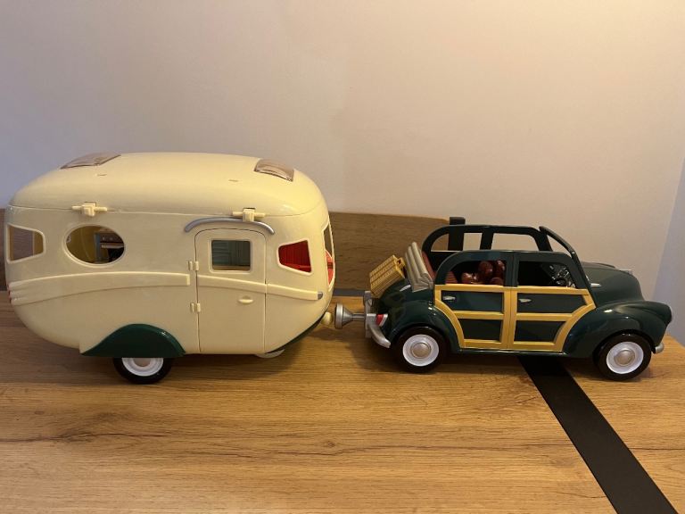 Sylvanian caravan & car with sylvanians