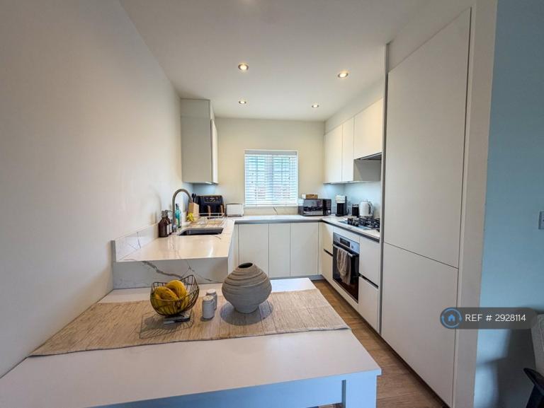 2 bedroom flat in Isabel Lane, Kibworth, Leicester, LE8 (2 bed) (#2928114)