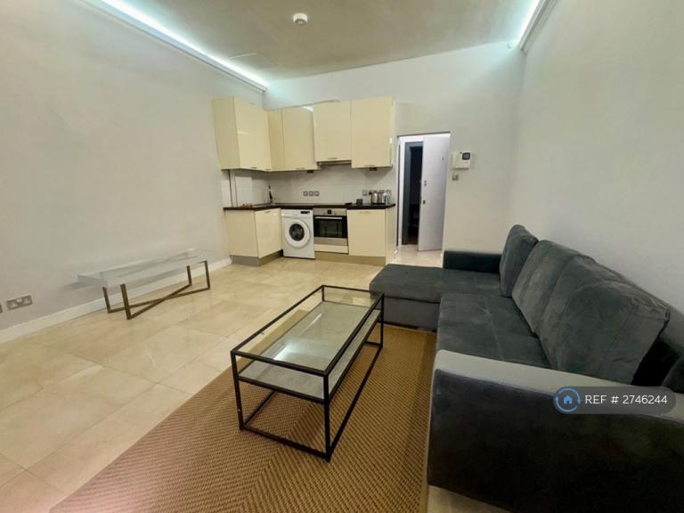 1 bedroom flat in Staverton Toad., London, NW2 (1 bed) (#2746244)