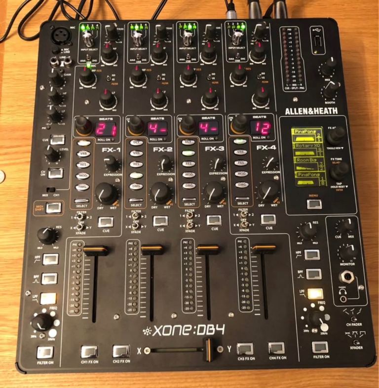 Allen & Heath DB4 Dj Mixer