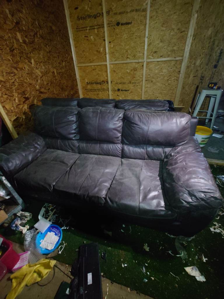 image for 2x 3 seater leather sofas 