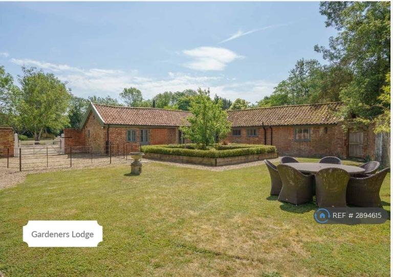 2 bedroom house in The Green, Norwich, NR15 (2 bed) (#2894615)