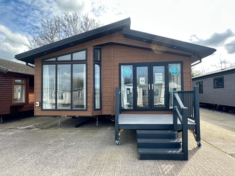 New 2022 Model 40x22 Resi Spec Twin Lodge - Bath, Ensuite - Offsite for Own Land