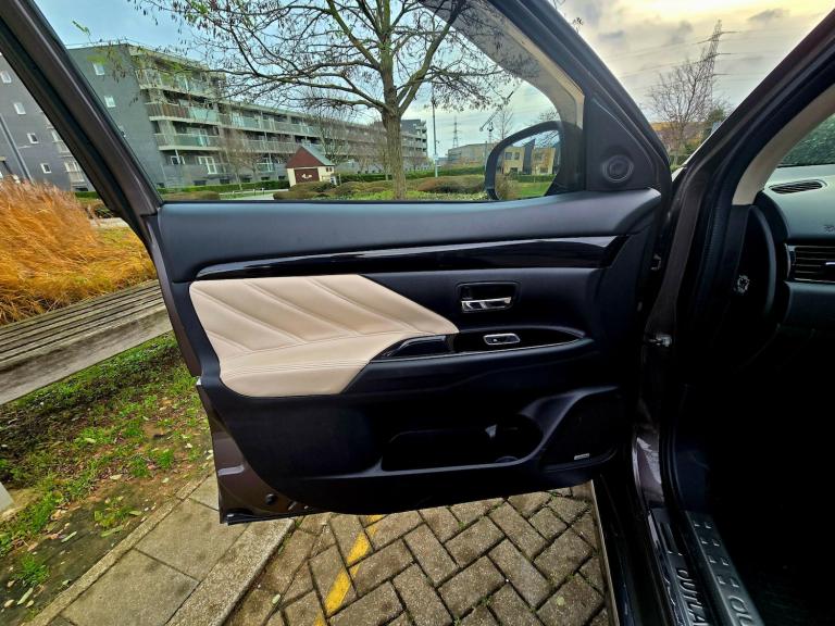 2018 Mitsubishi Outlander 2.0 PLUG-IN HYBRID 1YEAR MOT HPI CLEAR NEWLY SERVICED 3 MONTHS WARRANTY...