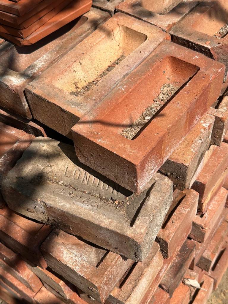 Reclaimed Red Bricks - London Stamp