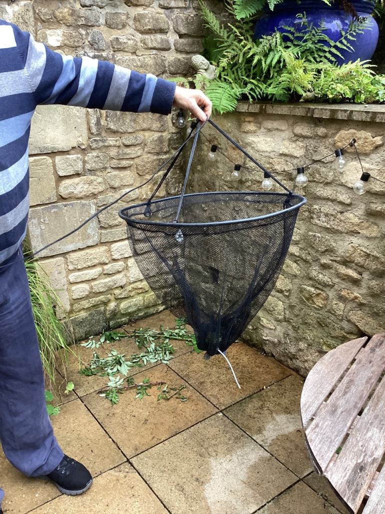 Fishing Keep Net plus hooks