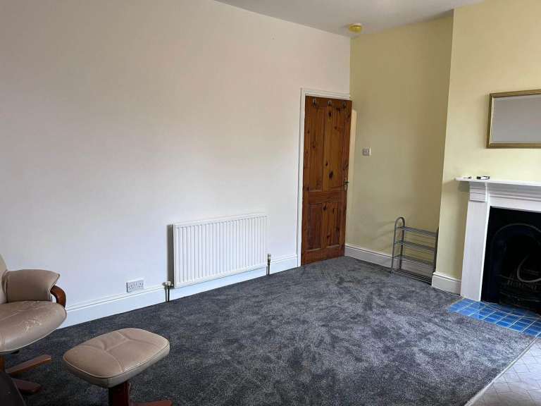 Large Double Room with Ensuite. £750 pcm. All Bills Inc !
