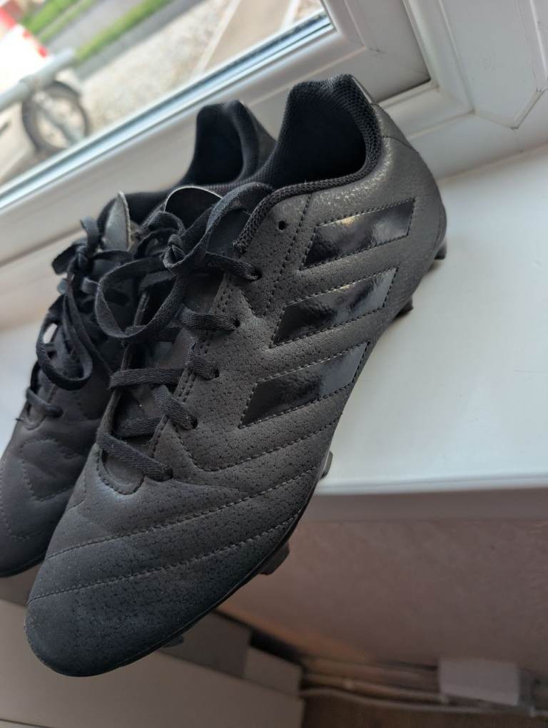 Adidas Goletto men's black football boots size 9.5