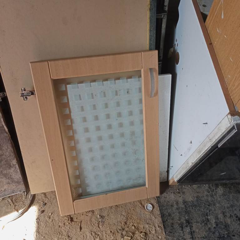 Stuff in Garden needs sorting Help for a reasonable sum 