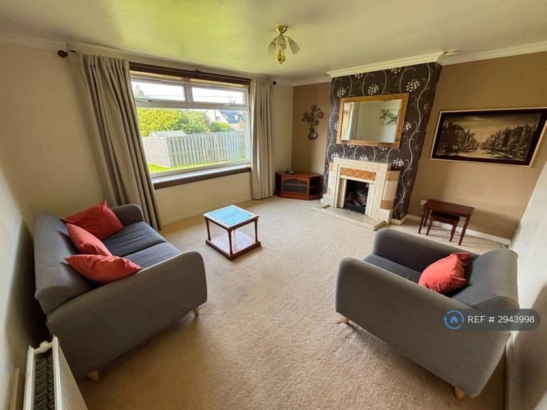 3 bedroom flat in Kincorth Place, Aberdeen, AB12 (3 bed) (#2943998)