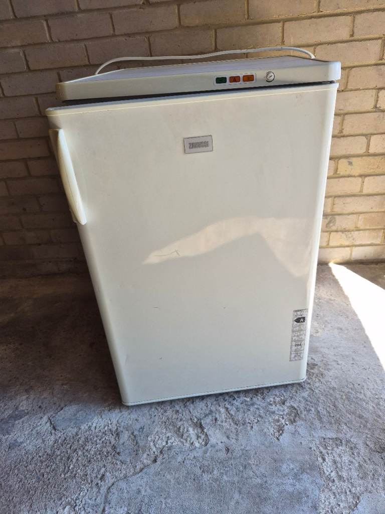White undercounter Freezer – Good Condition, Perfect for Extra Storage