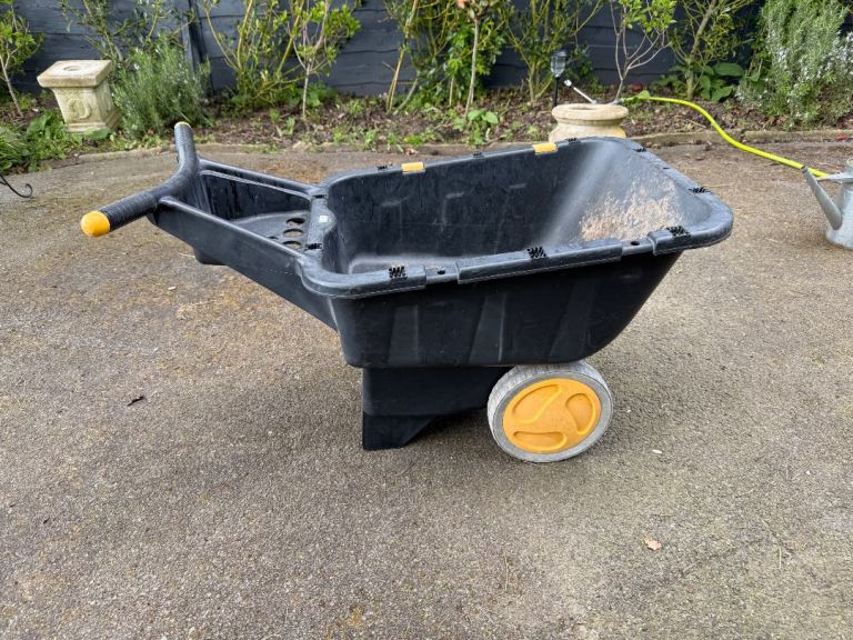 Compact Zag wheelbarrow