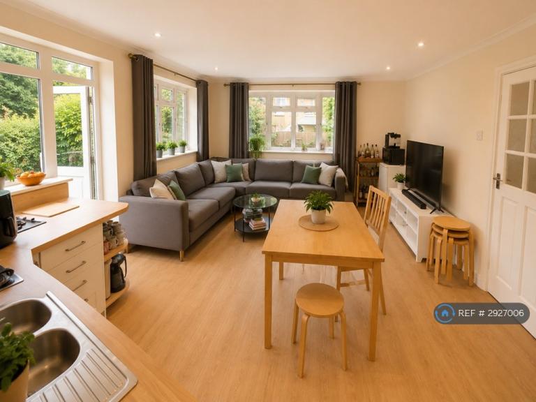 4 bedroom house in Shirley Grove, London, SW11 (4 bed) (#2927006)