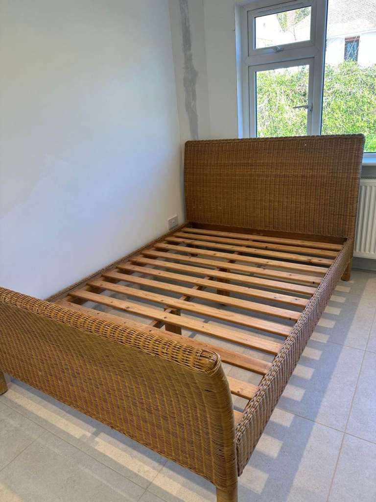 Rattan bed