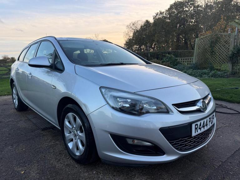 VAUXHALL ASTRA 1.3 CDTi ecoFLEX Design Sports Tourer Euro 5 (s/s) 5dr 2014