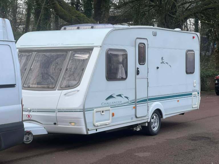 Caravan swift 2006 fix bed 
