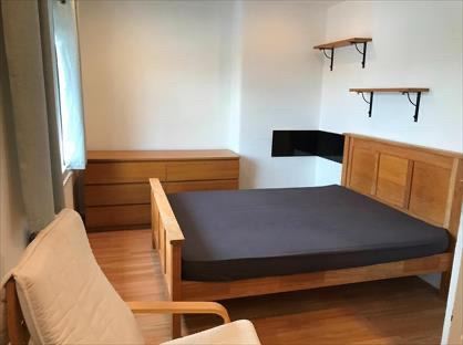 Room to rent in a 3 bedroom house