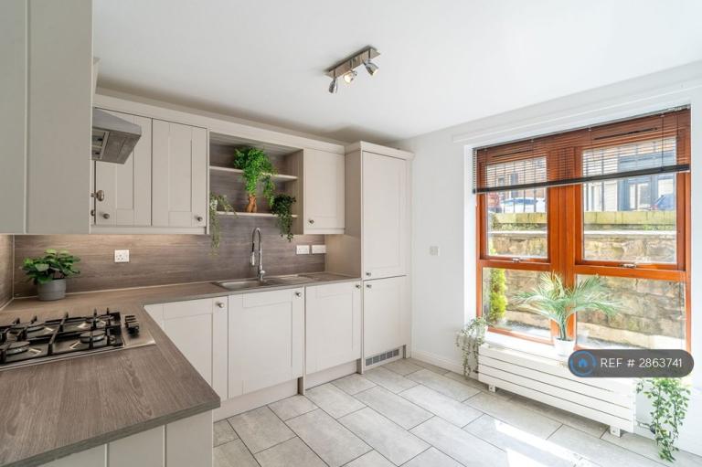 2 bedroom flat in St. Stephen Street, Edinburgh, EH3 (2 bed) (#2863741)