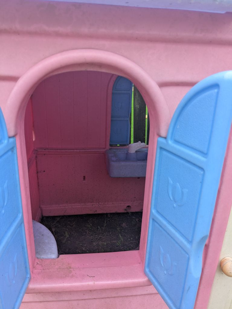 free children's garden house 