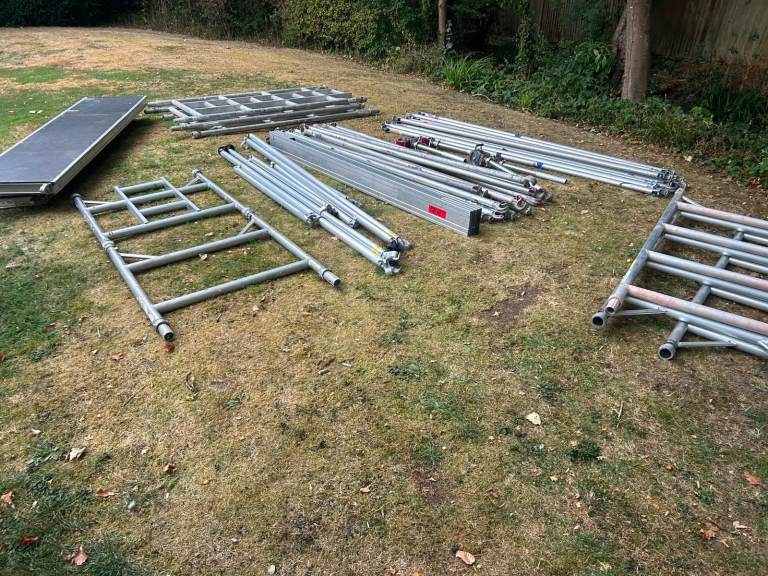 Genuine BoSS Double Width Mobile Scaffold Tower Kit - Complete Set - £1100