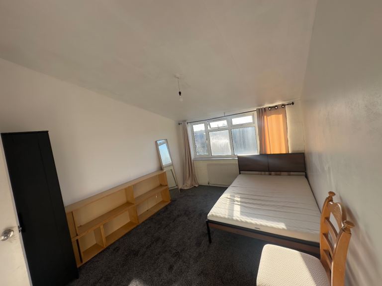 Large Double bedroom