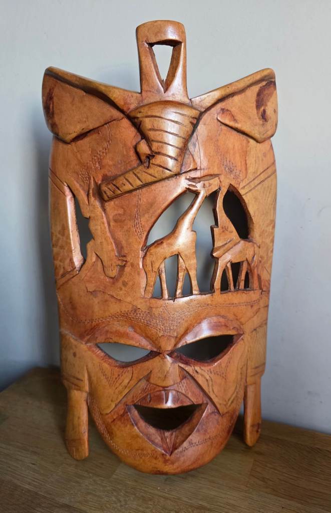 VINTAGE FINELY CARVED WOODEN ETHNIC TRIBAL CEREMONIAL MASK