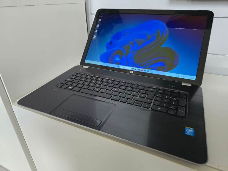 HP Pavilion 17-e153 17inch laptop Intel i5, 8GB Ram, Win 11