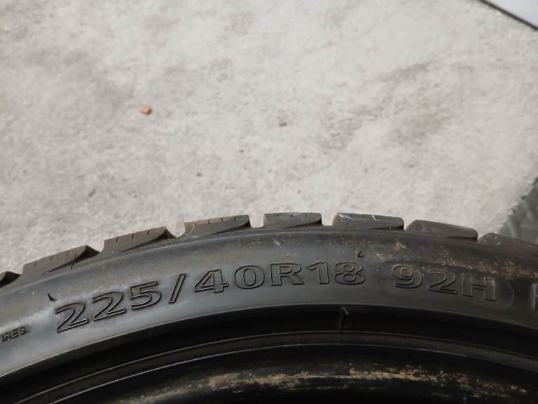 225/40R18 SNOW TYRES x4