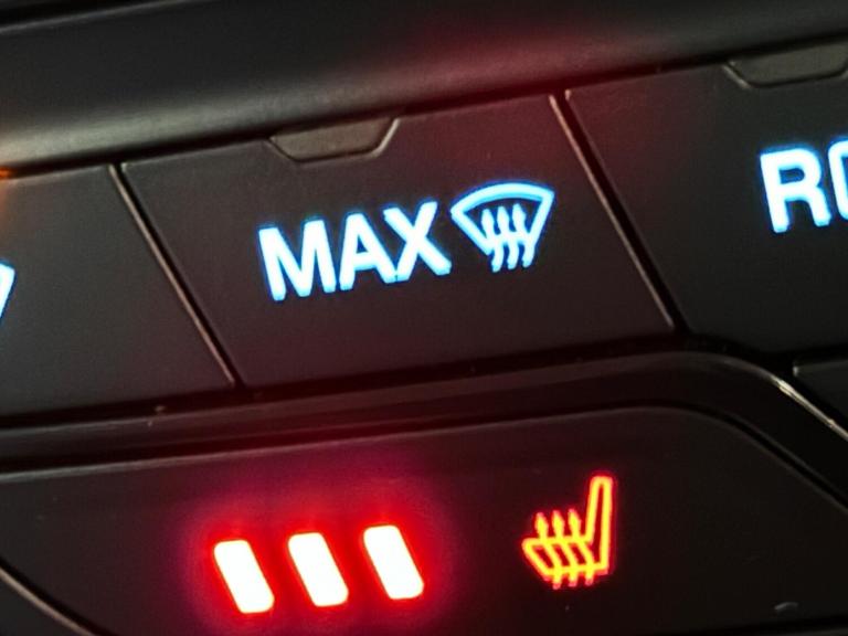 2016 Ford Ranger 2.2 TDCi Limited 1 Auto 4WD Euro 5 4dr PICK UP Diesel Automatic