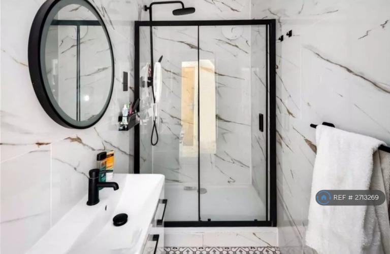 6 bedroom house in Neville Road, London, E7 (6 bed) (#2713269)