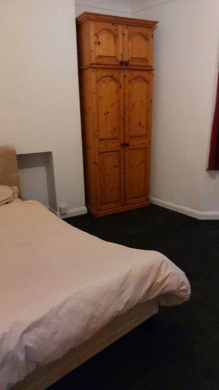 Extra large room to let in plumstead