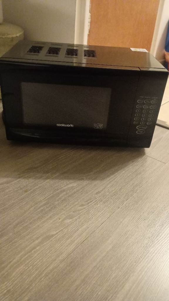 Cookworks Black Microwave Oven – Good Condition