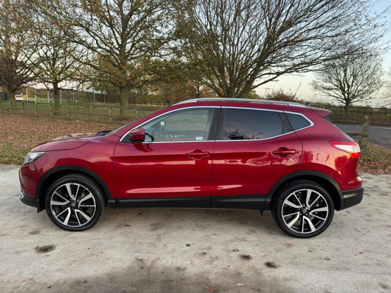 2015 Nissan Qashqai 1.6 dCi Tekna 5dr HATCHBACK Diesel Manual