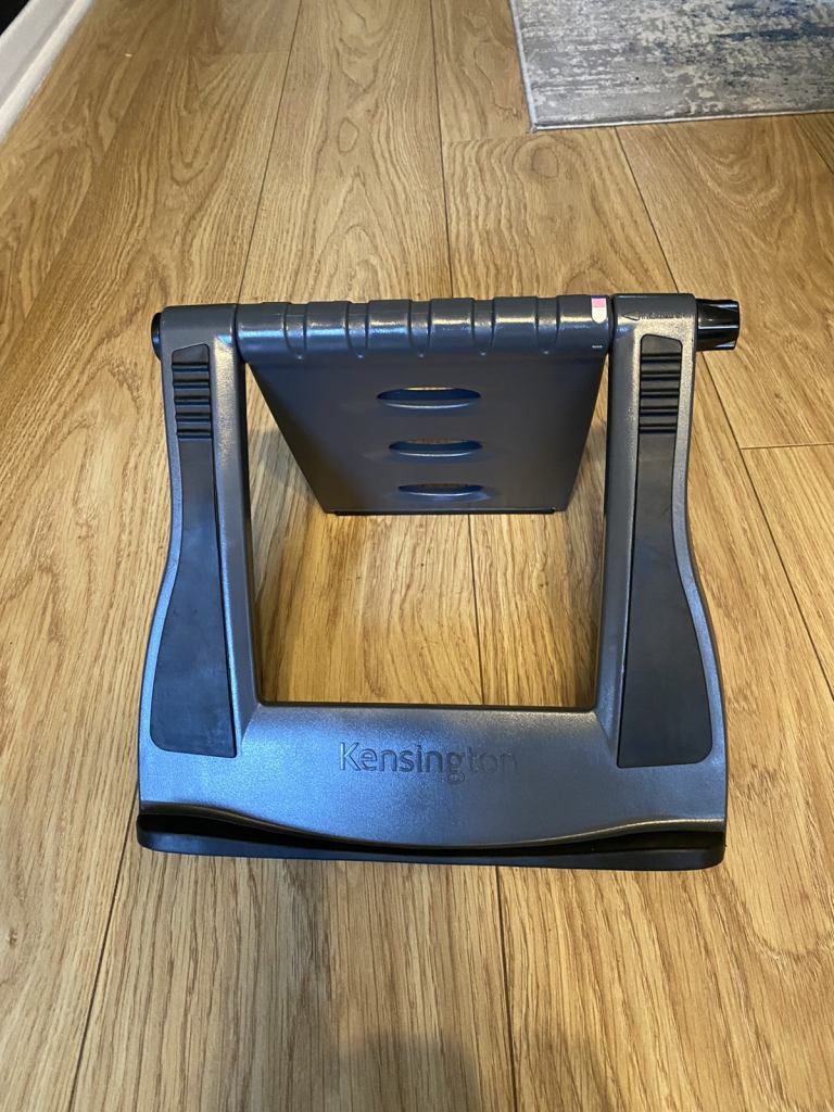 Kensington smart fit easy riser laptop stand 