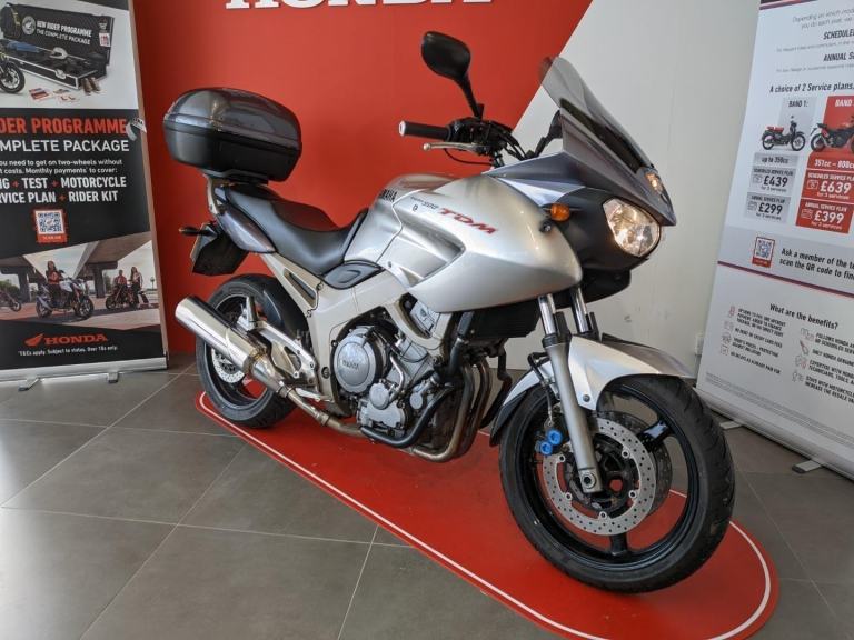 2002 YAMAHA TDM900 SILVER NICE CLEAN BIKE  GEN YAMAHA COL MATCH TOP BOX H/GRIPS