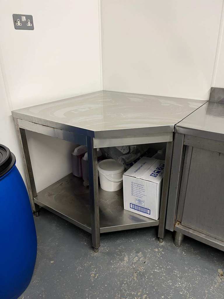 Corner Stainless Steel Catering Prep Table 700mm x 1000mm