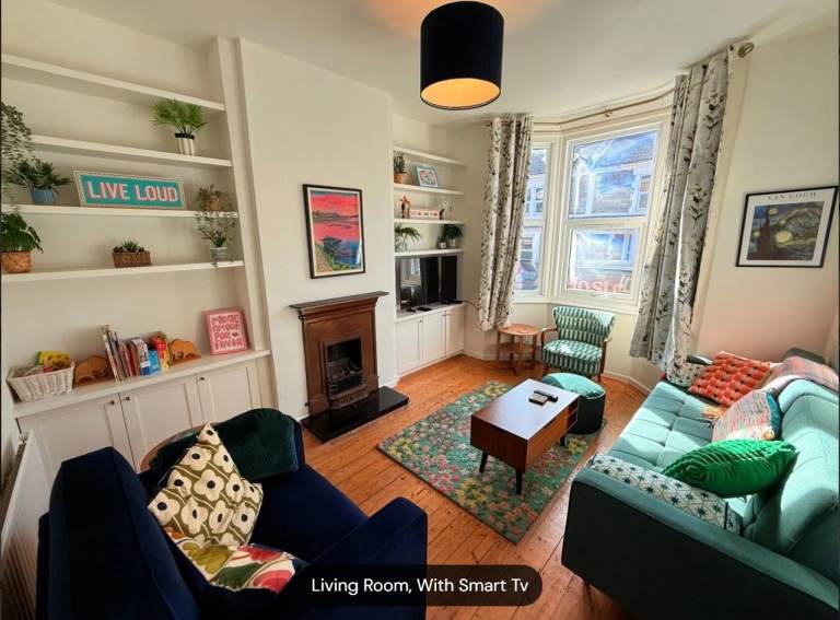 Fully furnished 2 bedroom house for up to 3 people