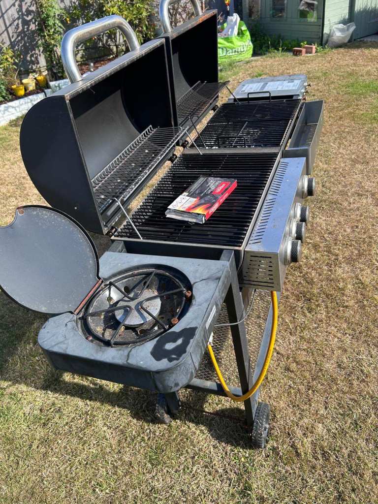 Large Gas and charcoal BBQ with Side Burner – Fair Condition