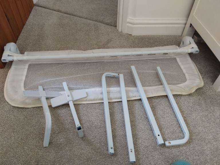 Side guard for single bed