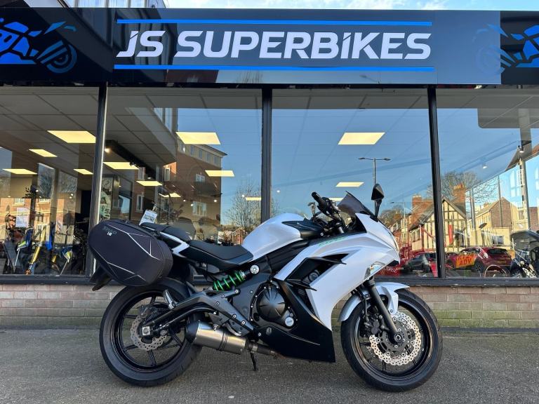 KAWASAKI ER6F 2015 EFF - 13893 MILES - DELKEVIC EXHAUST, SHAD PANNIERS