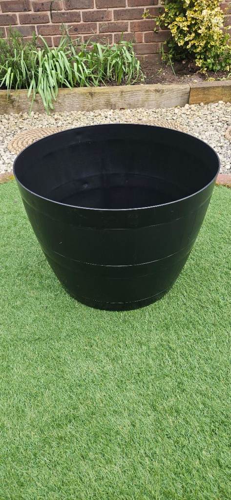Large Barrel Wood Grain Effect Outdoor Plastic Garden Container - NEW