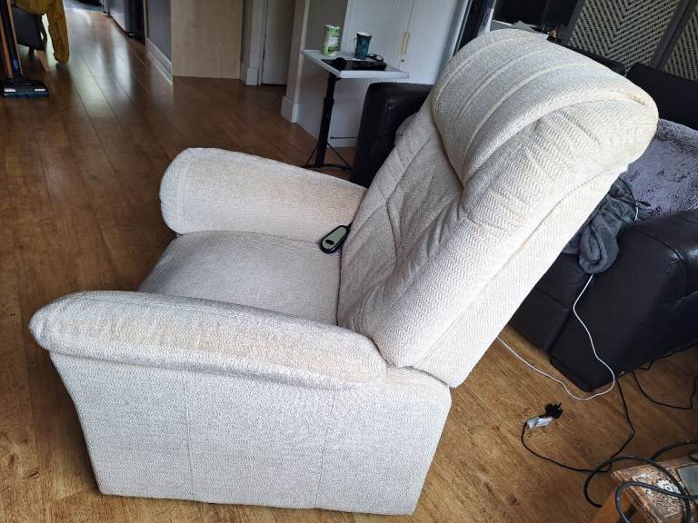 Free mobility chair
